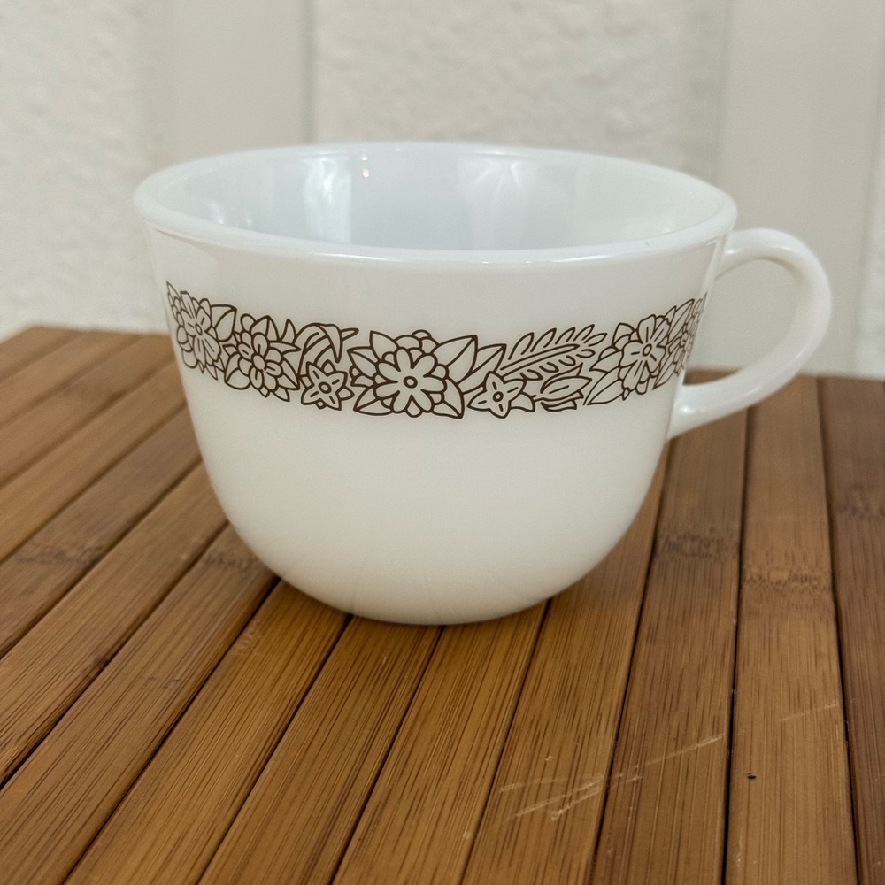 VINTAGE ✨ Pyrex Floral Pattern White Mug